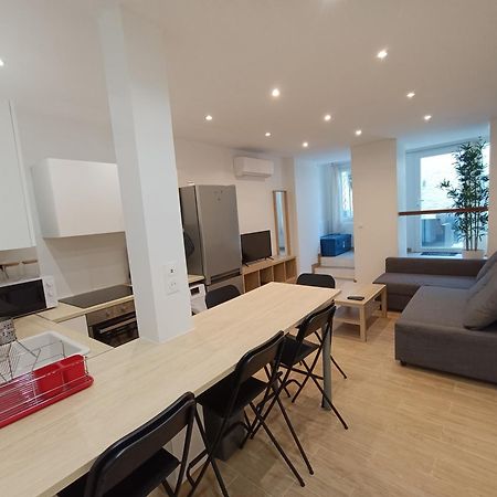 T3 Renove Avec Cour, Intra Muros Avignon Luaran gambar