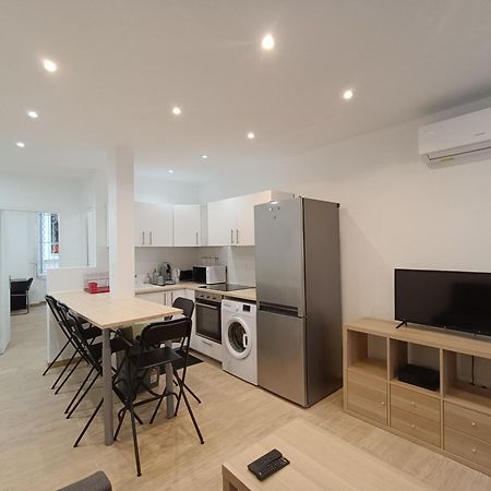 T3 Renove Avec Cour, Intra Muros Avignon Luaran gambar