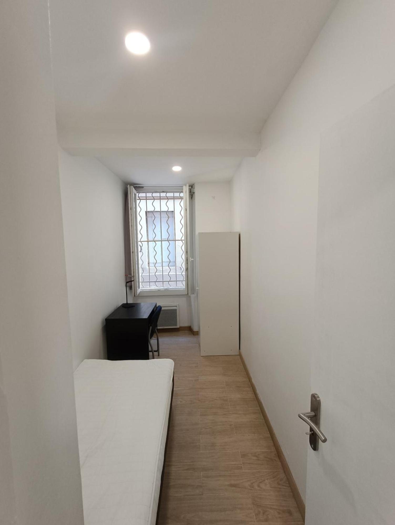 T3 Renove Avec Cour, Intra Muros Avignon Luaran gambar