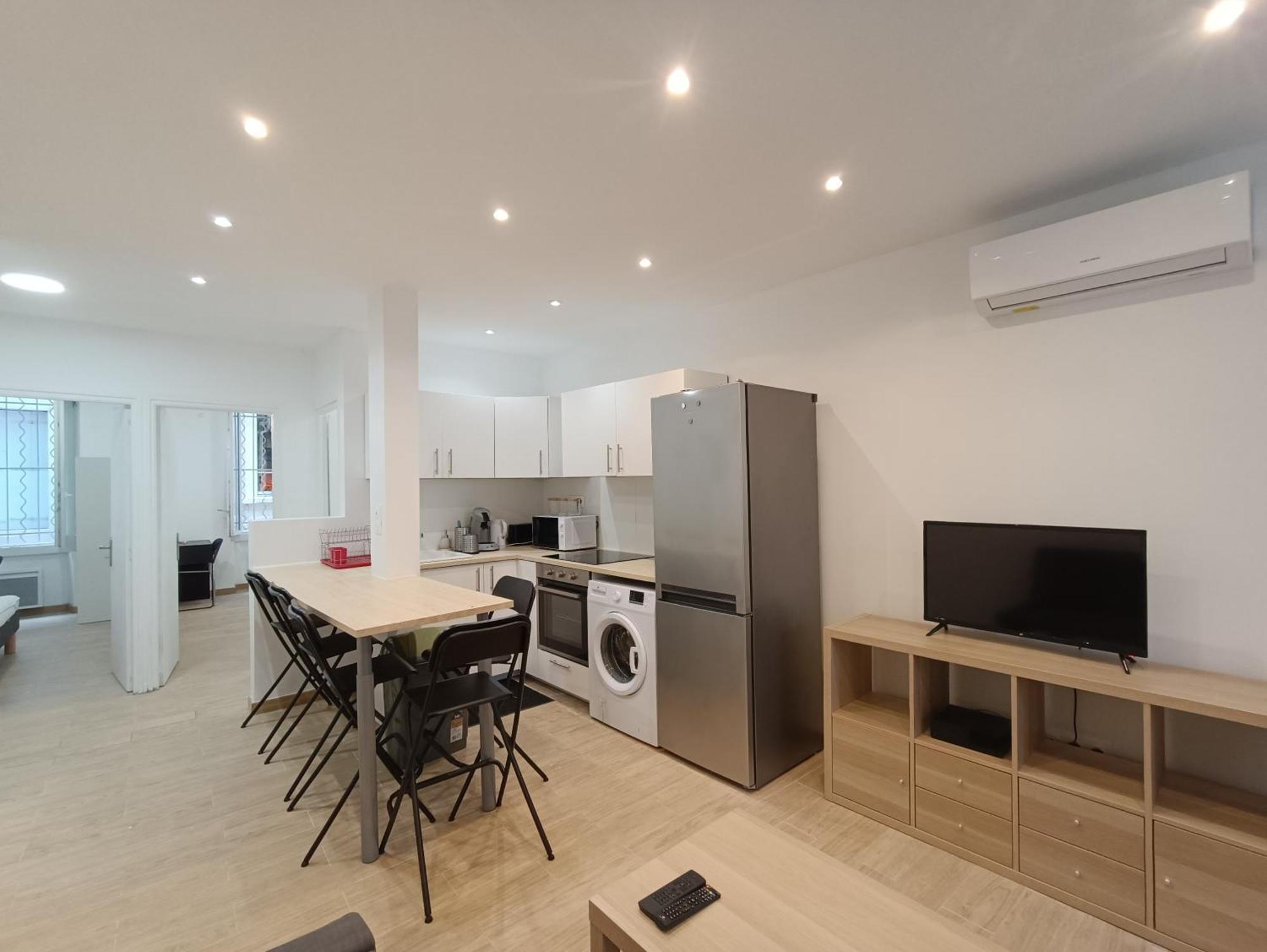 T3 Renove Avec Cour, Intra Muros Avignon Luaran gambar